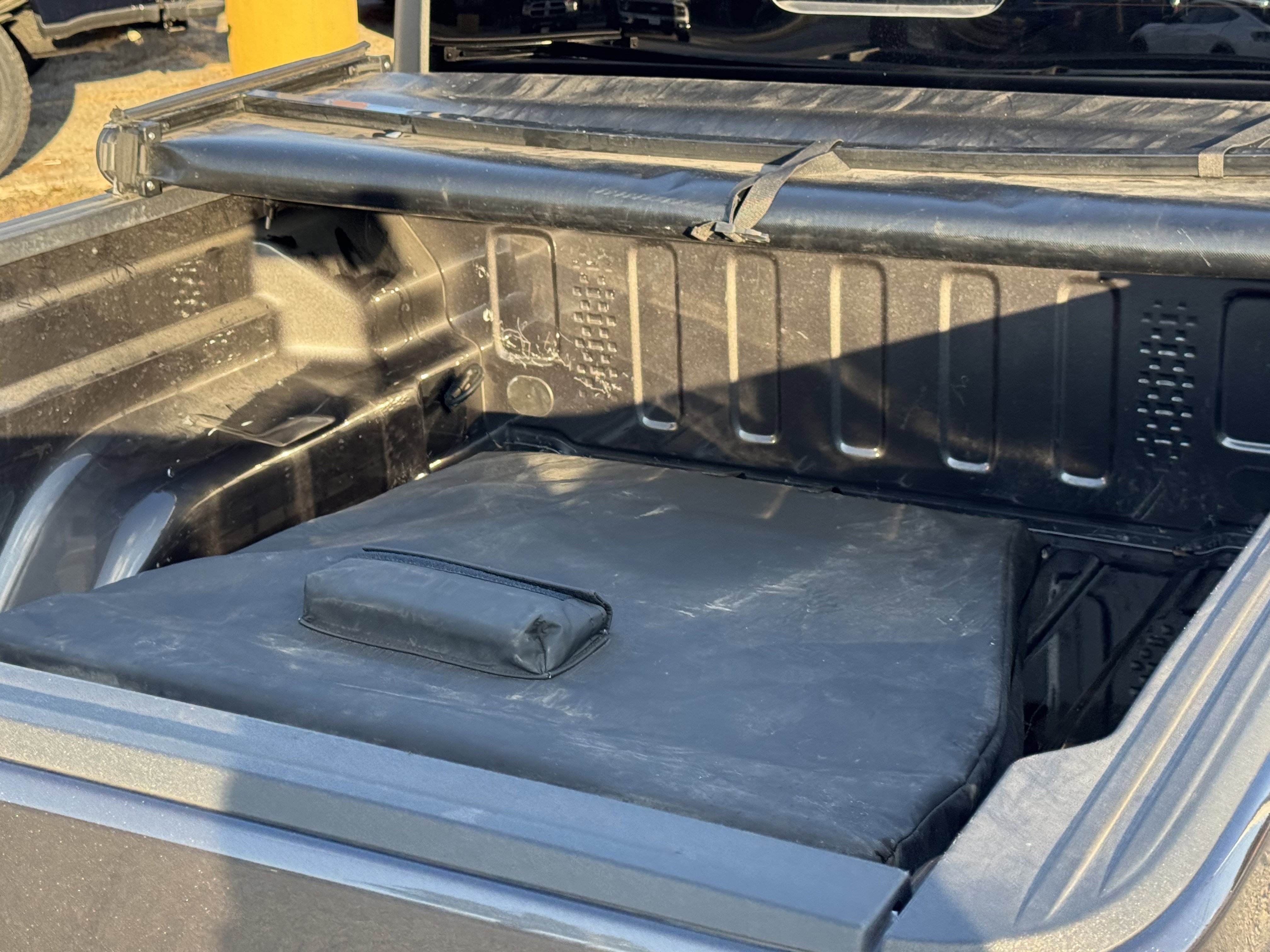 Used 2023 Jeep Gladiator Sport image 8