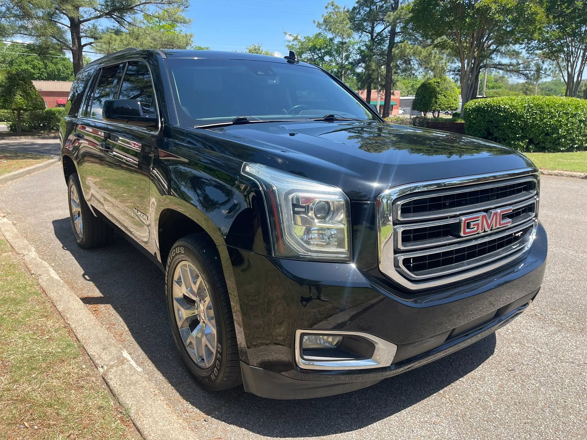 Used 2018 GMC Yukon SLT w/ Open Road Package AWD/4WD image 7