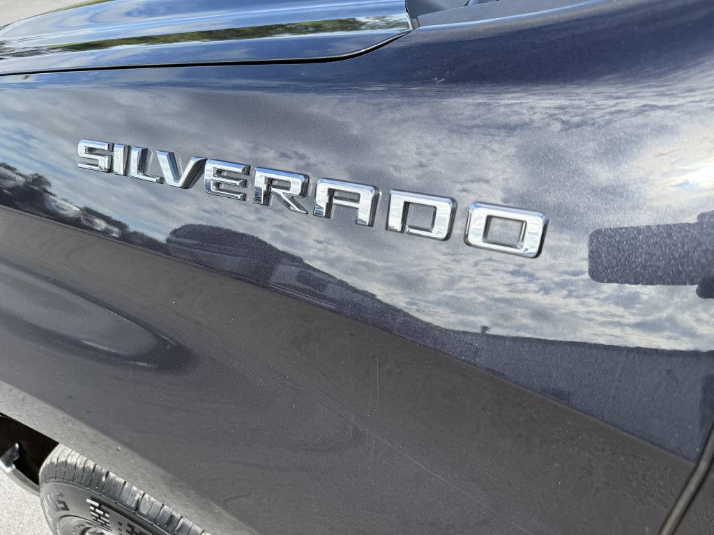 Used 2022 Chevrolet Silverado 1500 LT AWD/4WD image 23
