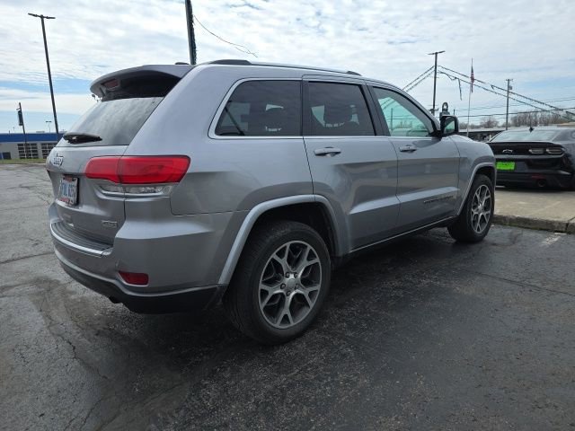 Used 2018 Jeep Grand Cherokee Limited image 2