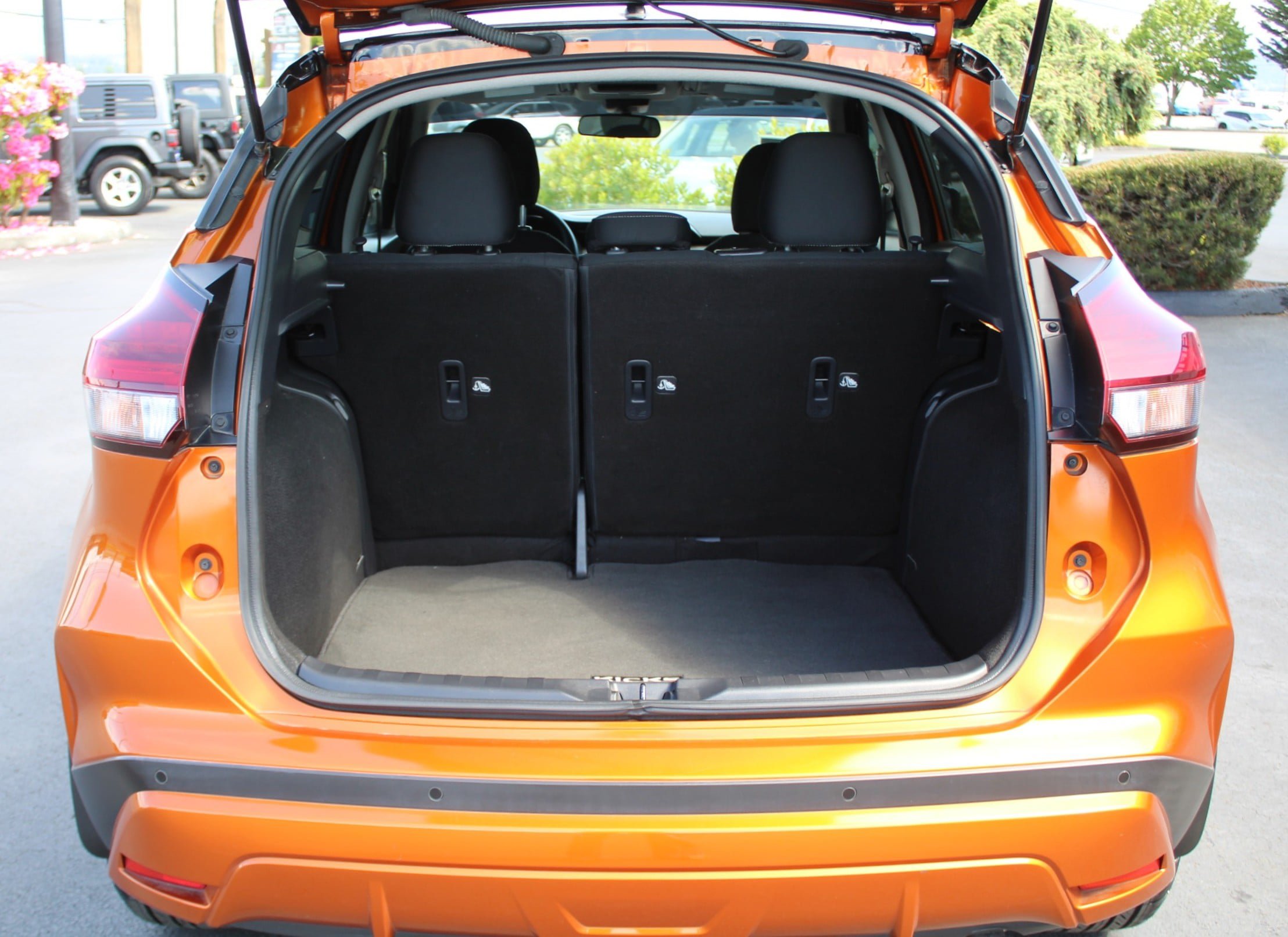 Used 2022 Nissan Kicks SV FWD image 16