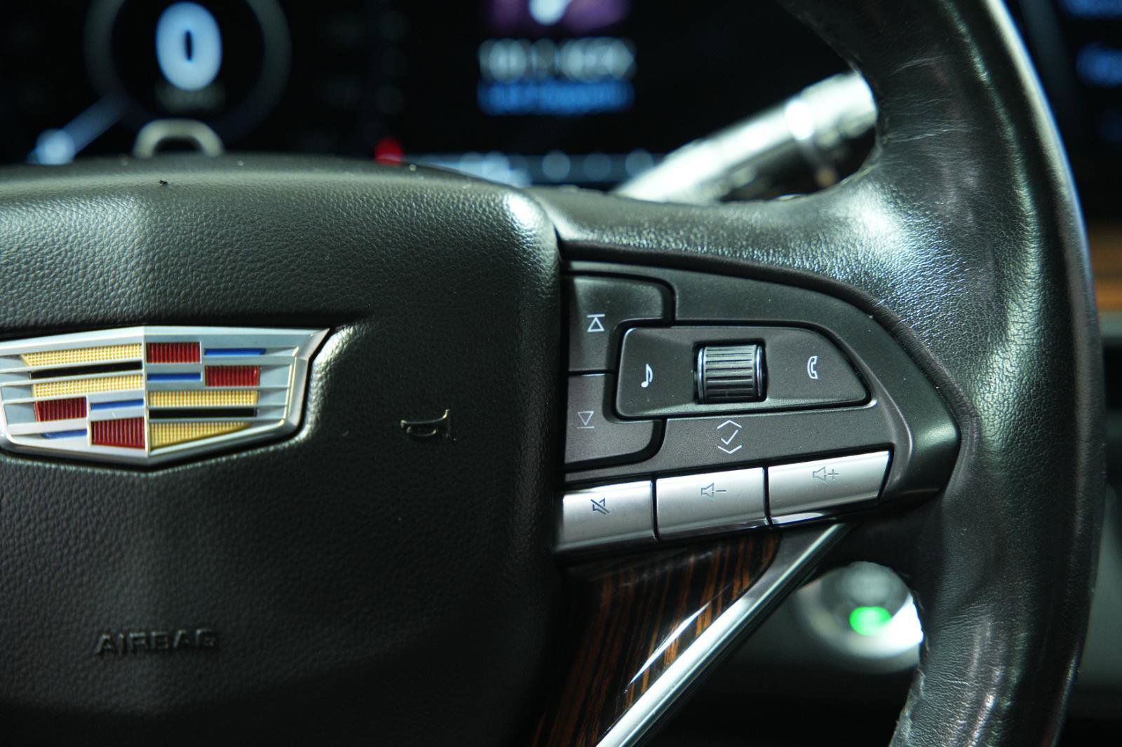 Used 2022 Cadillac Escalade Premium Luxury w/ Performance Package image 38