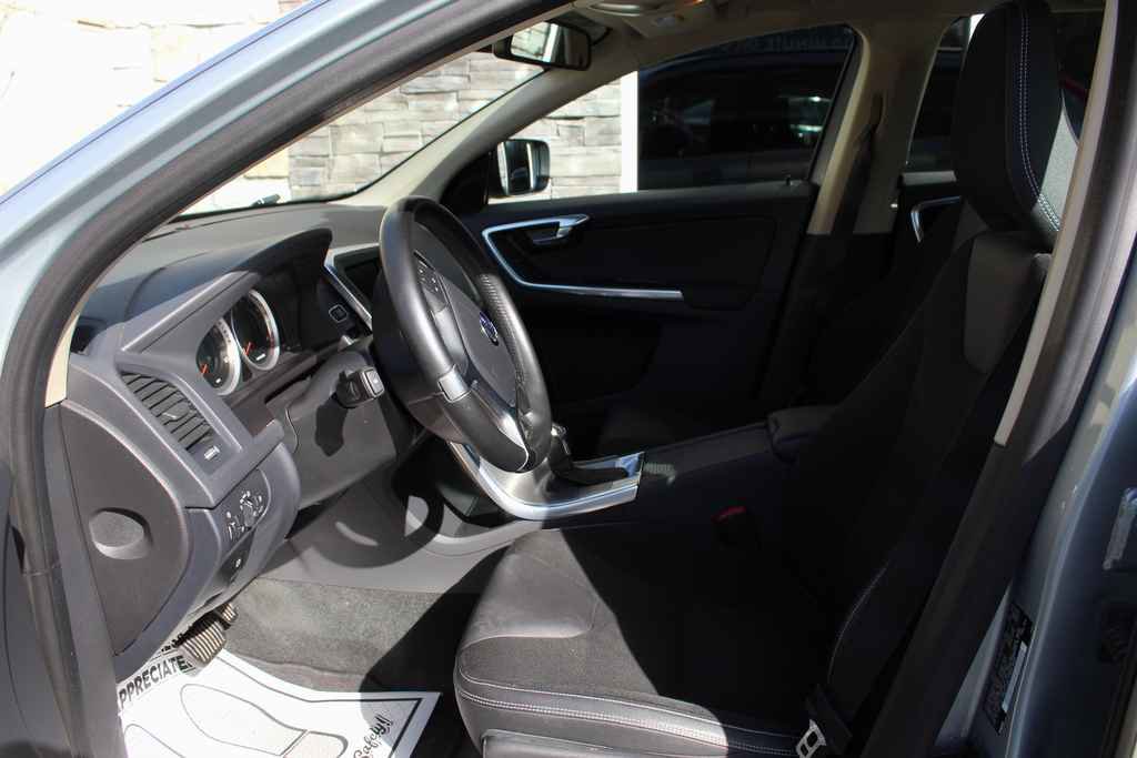 Used 2013 Volvo XC60 3.2 Premier image 23