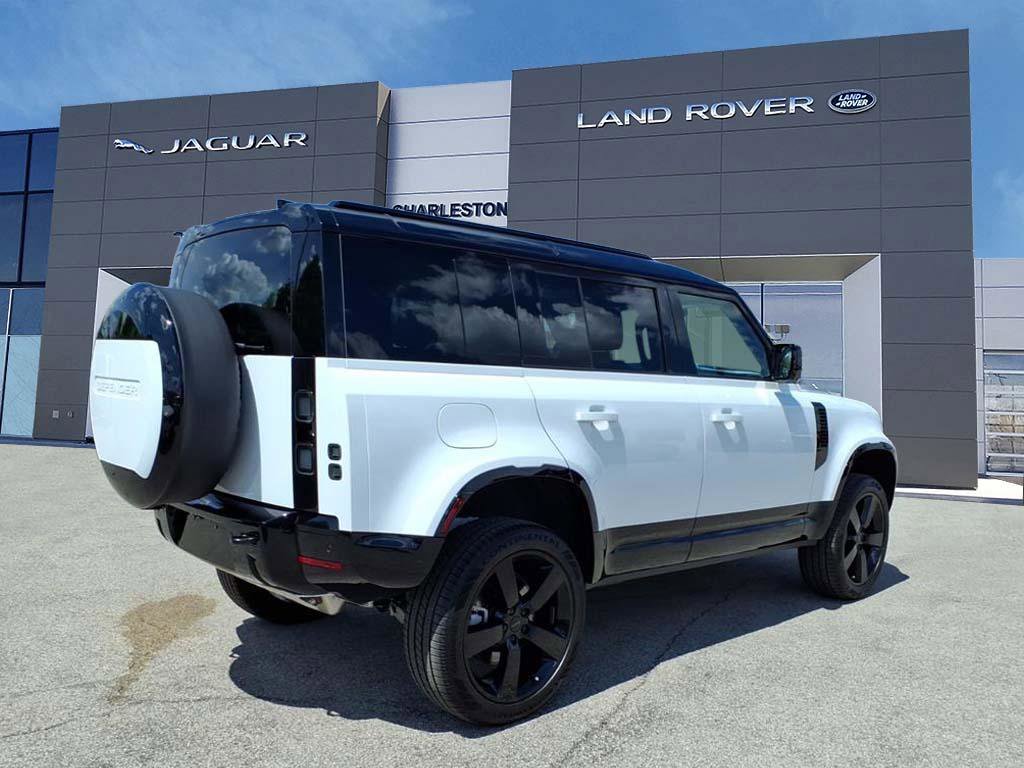 Used 2026 Land Rover Defender 110 X-Dynamic SE AWD/4WD image 5