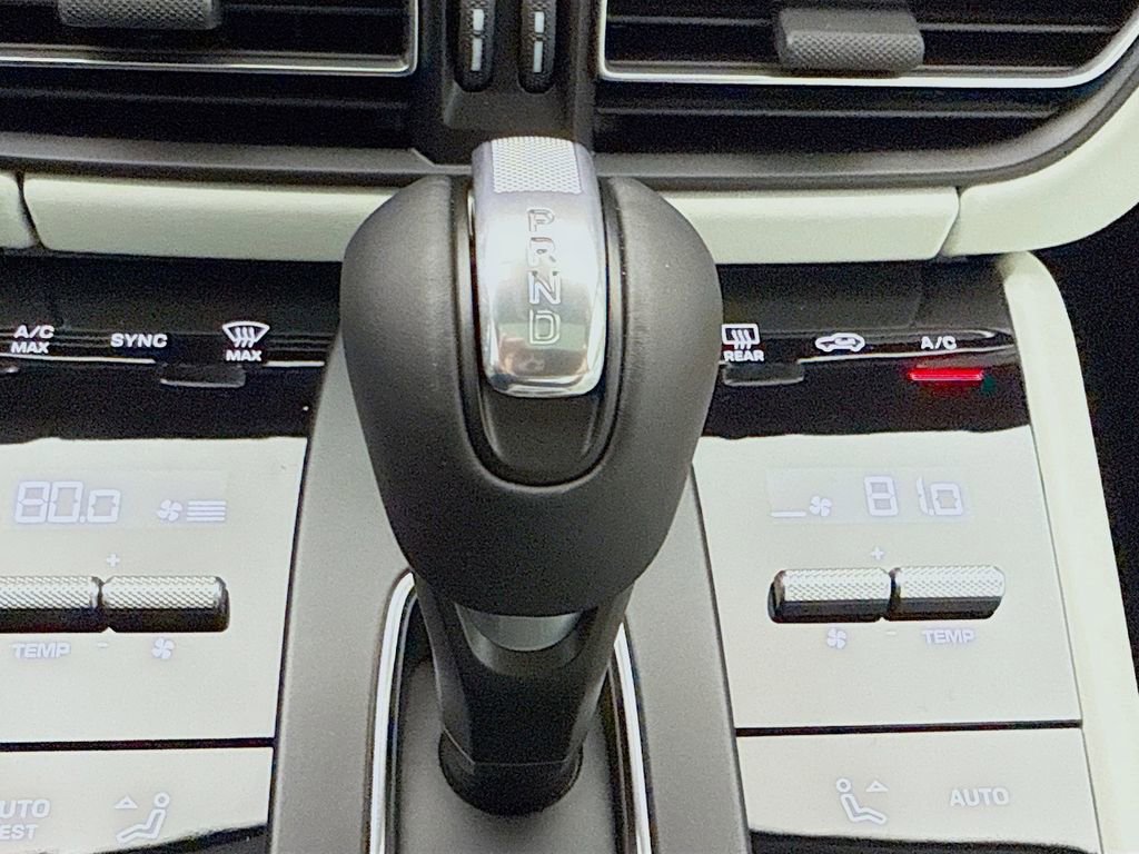 New 2026 Porsche Macan Turbo image 22