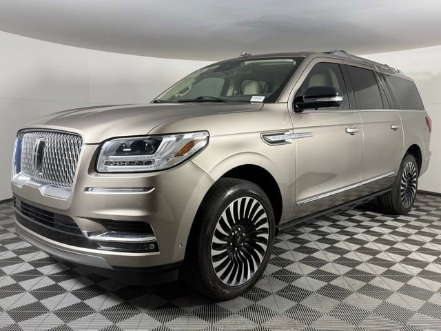 Used 2020 Lincoln Navigator L Reserve w/ Luxury Package AWD/4WD image 2