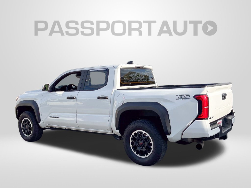 Used 2024 Toyota Tacoma TRD Off-Road AWD/4WD image 4