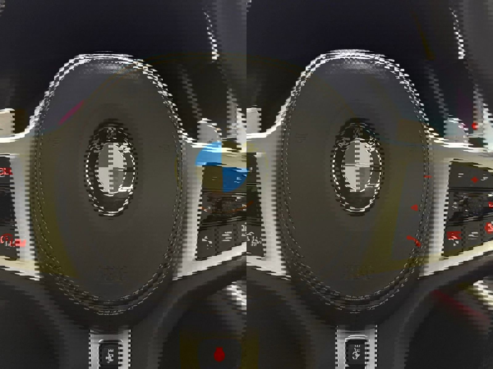 Used 2021 BMW X7 M50i w/ Luxury Seating Package image 32