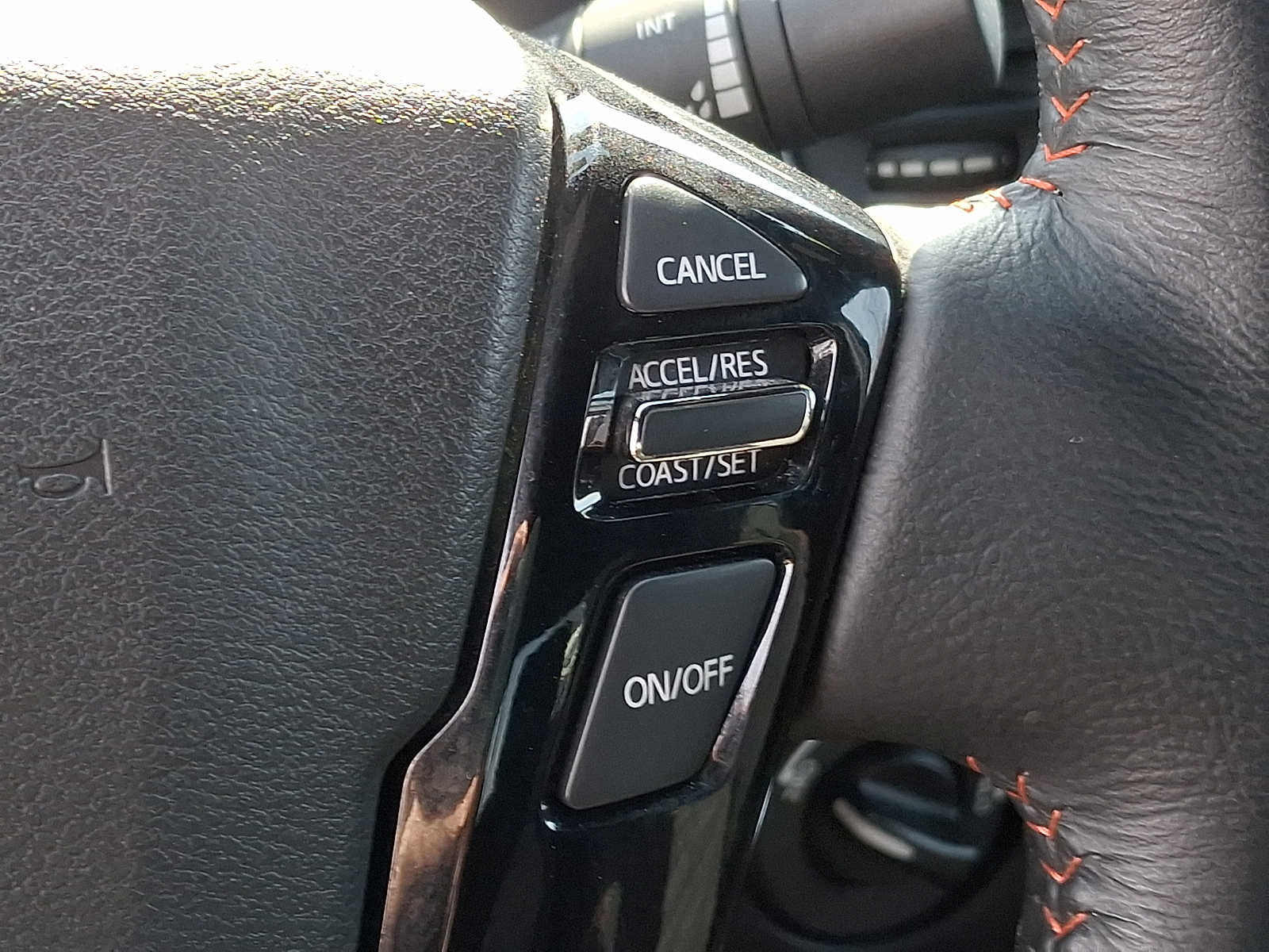 Used 2024 Nissan Frontier PRO-4X w/ Off-Road Protection Package image 19
