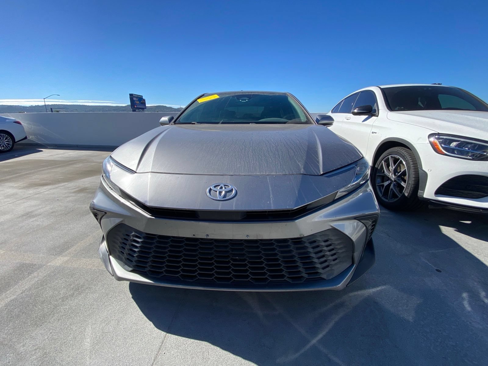 Used 2025 Toyota Camry SE FWD image 2