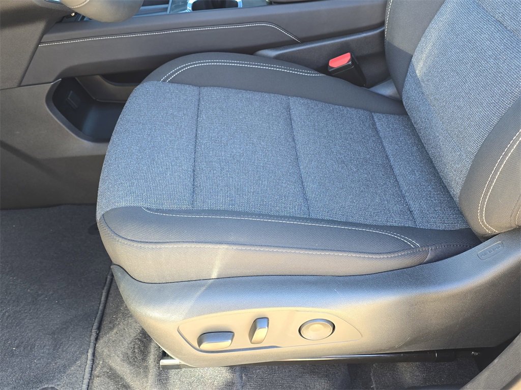 New 2025 GMC Acadia Elevation image 30