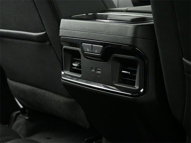 Used 2024 Chevrolet Silverado 2500 ZR2 w/ Technology Package image 33