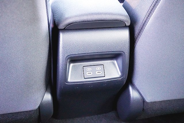 Used 2026 Toyota Corolla SE w/ SE Package FWD image 26