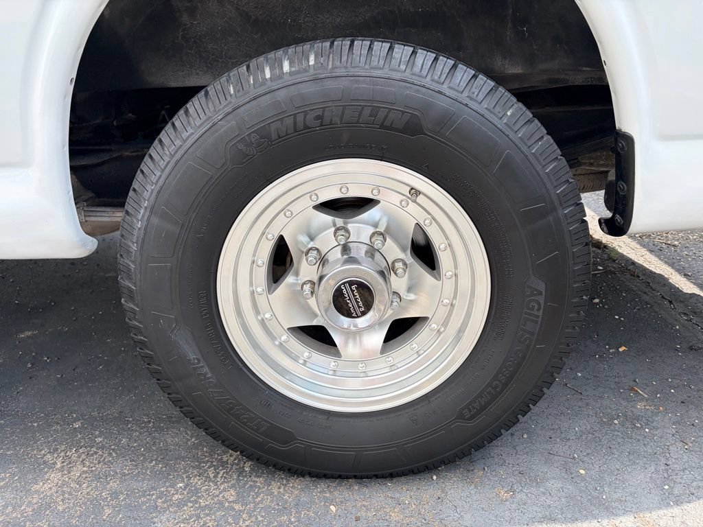 Used 2014 Chevrolet Express 2500 Extended RWD image 15