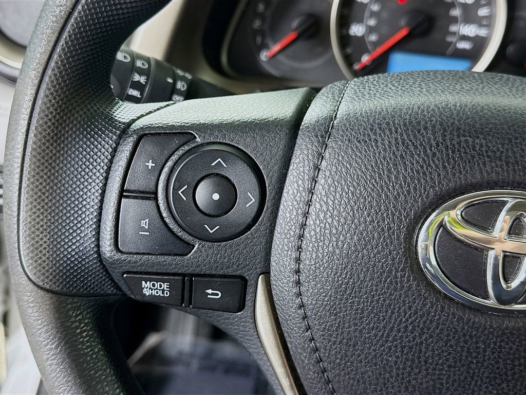 Used 2014 Toyota RAV4 XLE AWD/4WD image 20