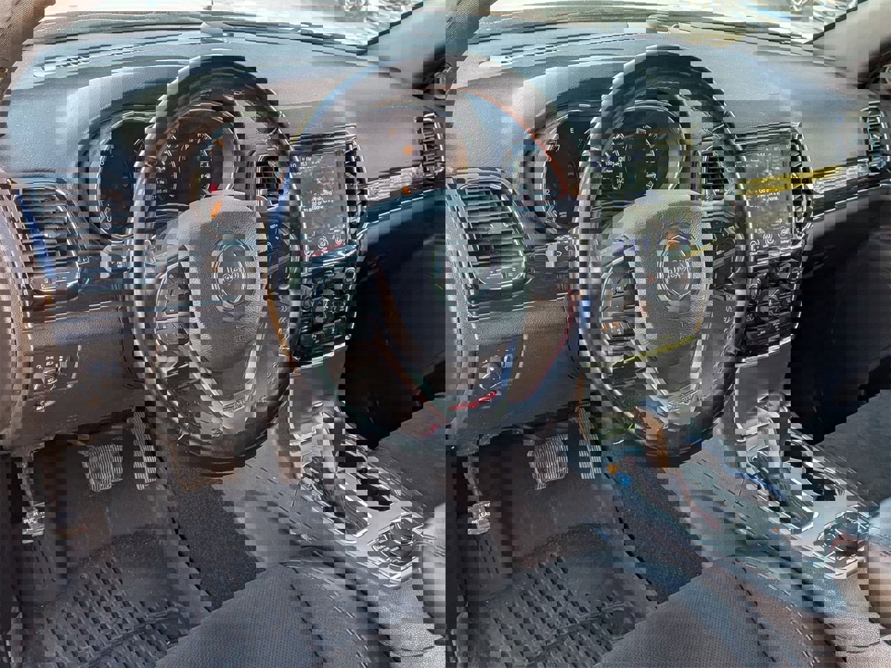 Used 2021 Jeep Grand Cherokee Trailhawk w/ Premium Lighting Group image 9