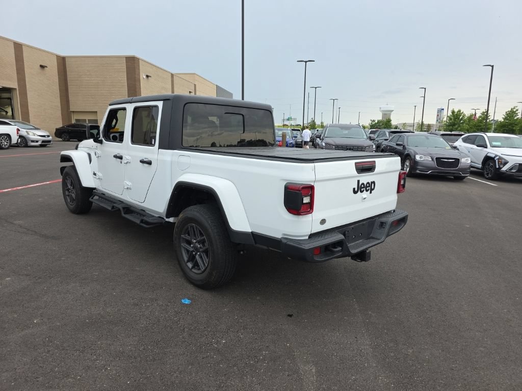 Used 2024 Jeep Gladiator Sport AWD/4WD image 7