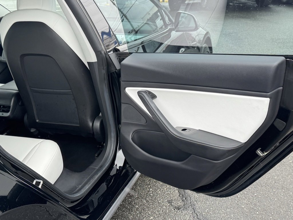 Used 2019 Tesla Model 3 Performance image 29