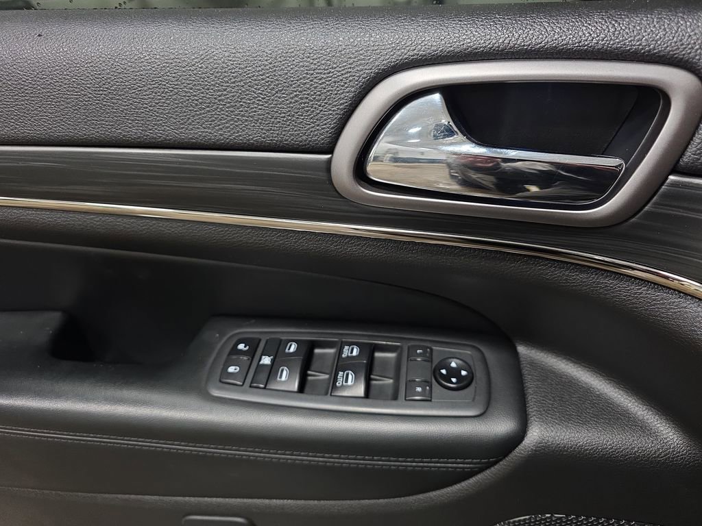 Used 2020 Jeep Grand Cherokee Limited X image 29