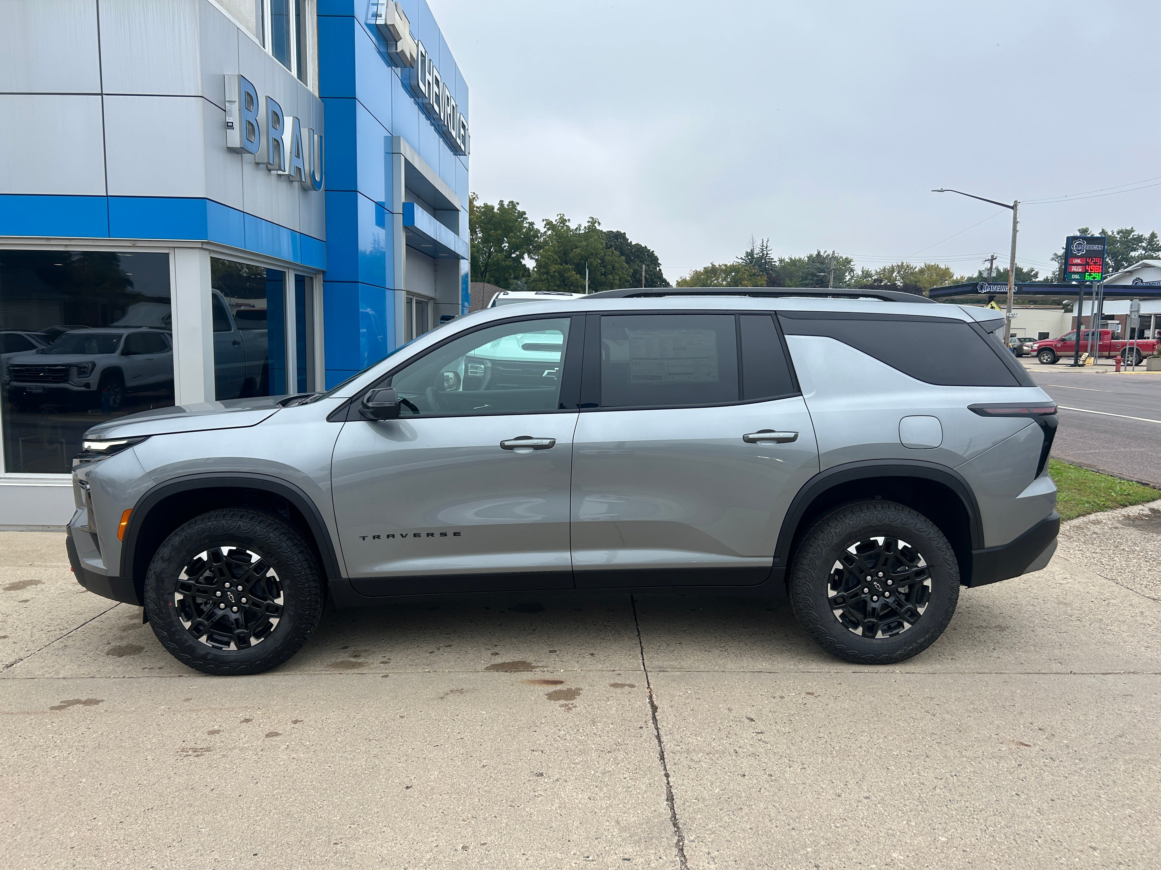 New 2027 Chevrolet Traverse Z71 w/ Driver Confidence Package