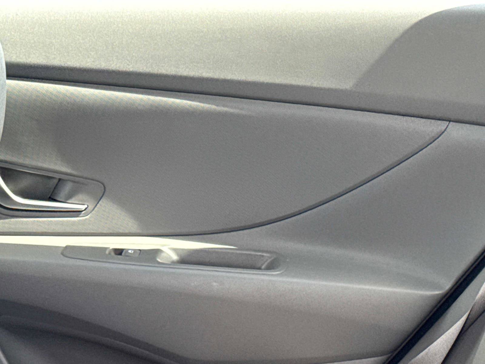 Used 2023 Hyundai Elantra SEL image 14