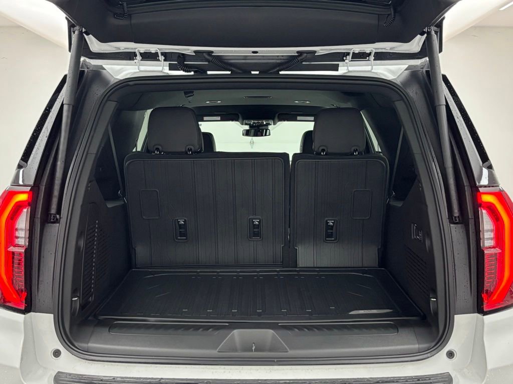 New 2026 GMC Yukon XL Elevation w/ LPO, Elevation Black Package image 10