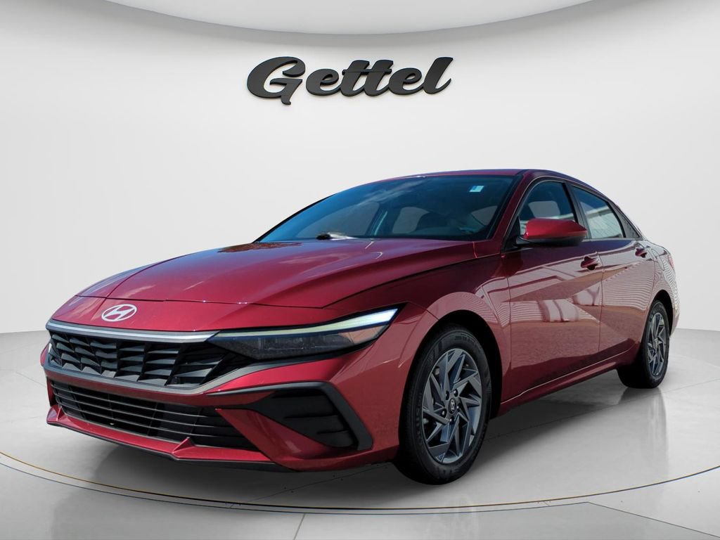 Used 2024 Hyundai Elantra Blue FWD image 1