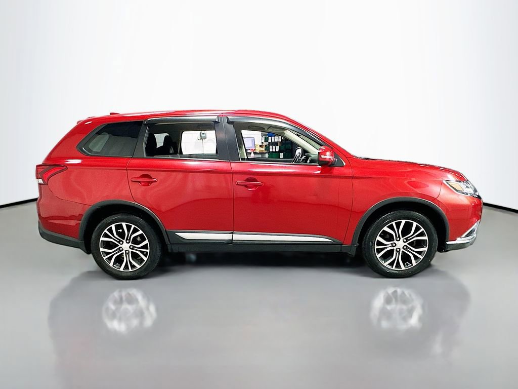 Used 2018 Mitsubishi Outlander SE image 9