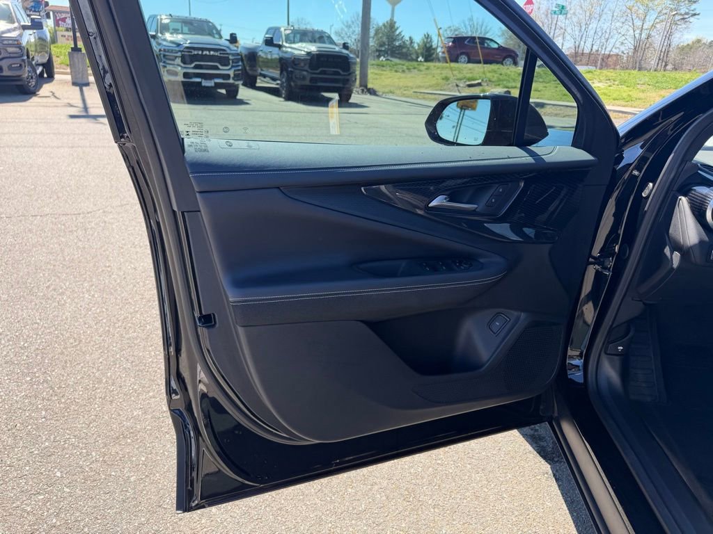 Used 2025 Chevrolet Blazer EV LT image 13