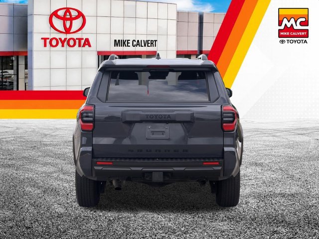 Used 2025 Toyota 4Runner SR5 AWD/4WD image 7