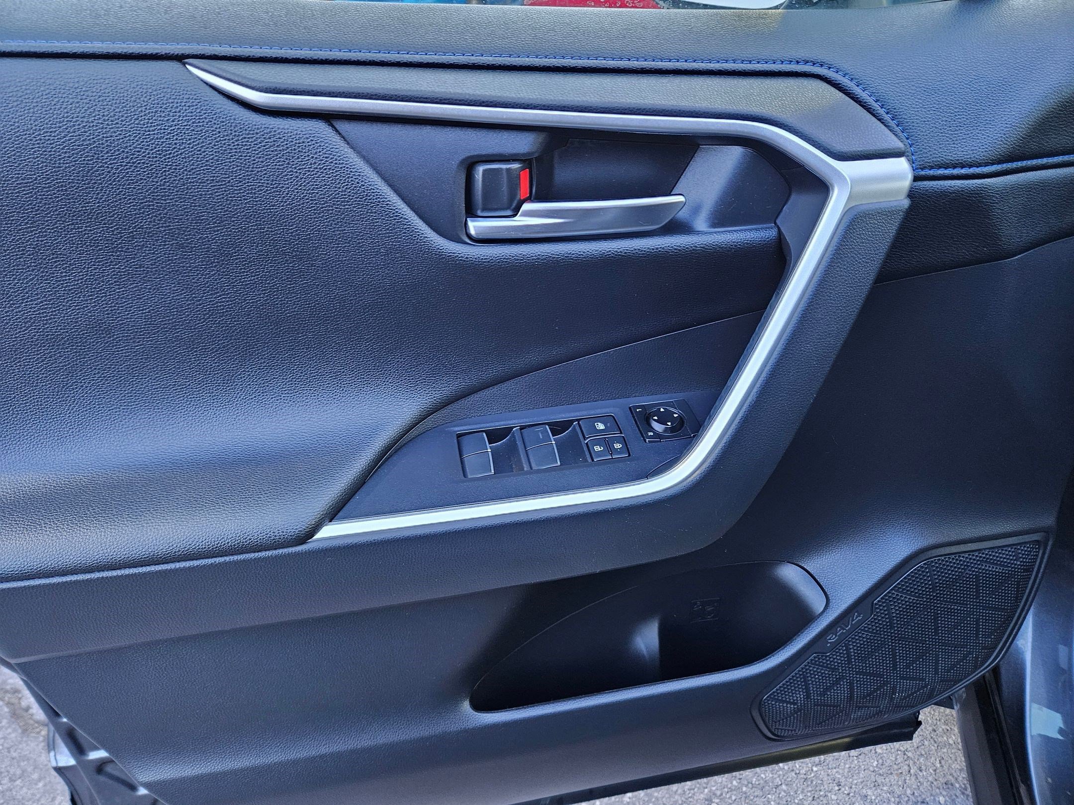 Used 2021 Toyota RAV4 XSE w/ XSE Grade Weather Package image 15