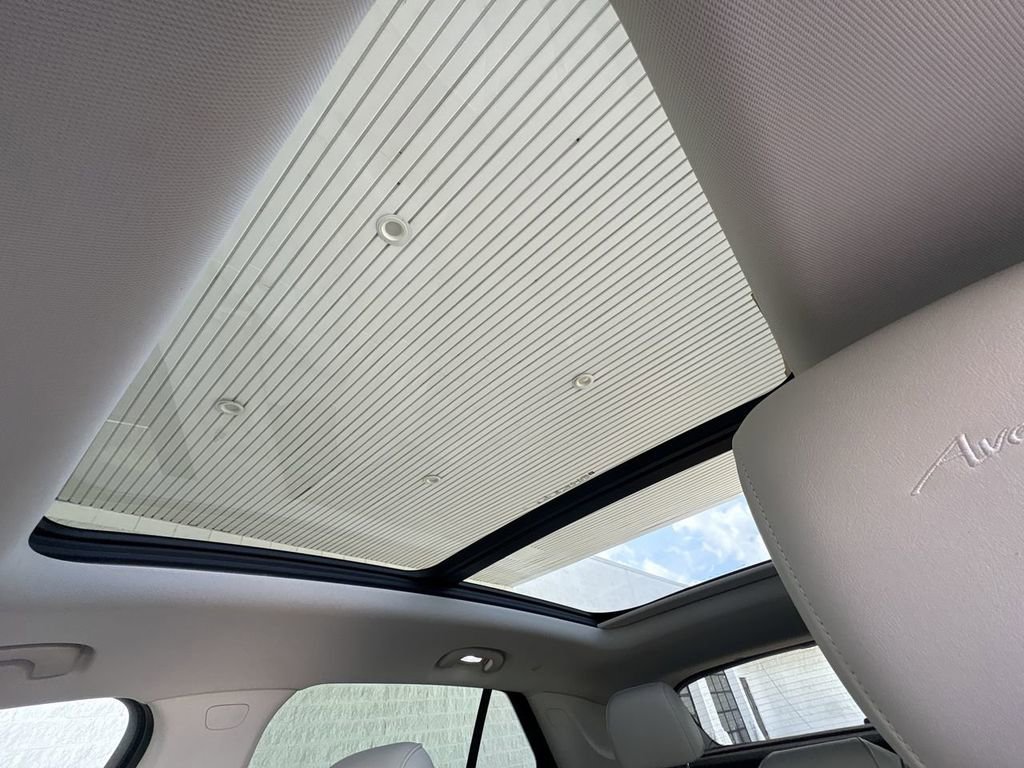 Certified 2023 Buick Envision Avenir image 19