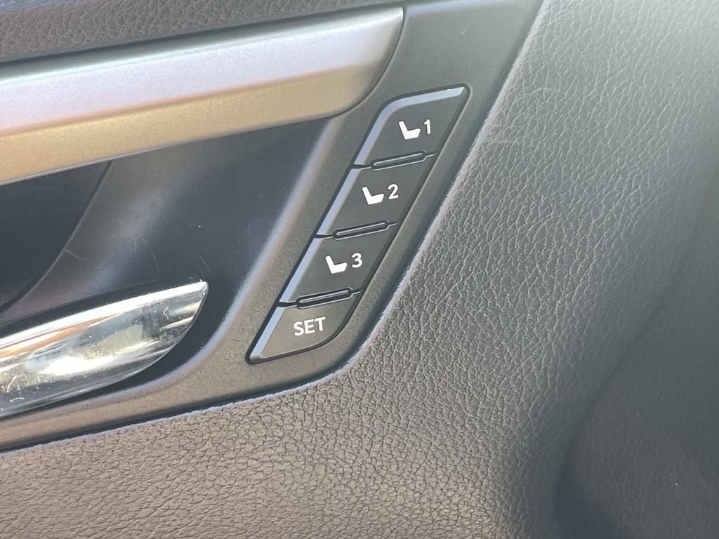 Used 2019 Lexus RX 350L FWD image 21