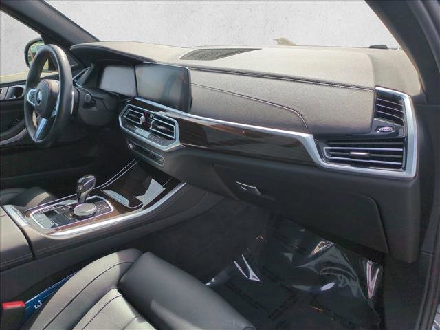 Used 2021 BMW X5 M50i image 23