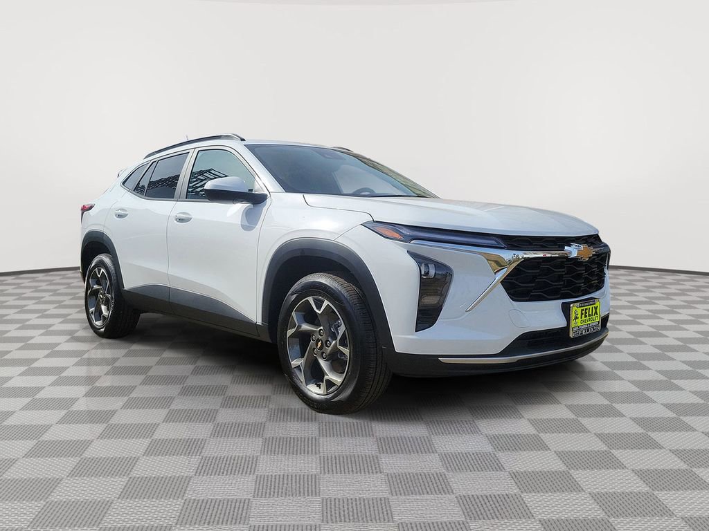 New 2026 Chevrolet Trax LT w/ Driver Confidence Package image 2