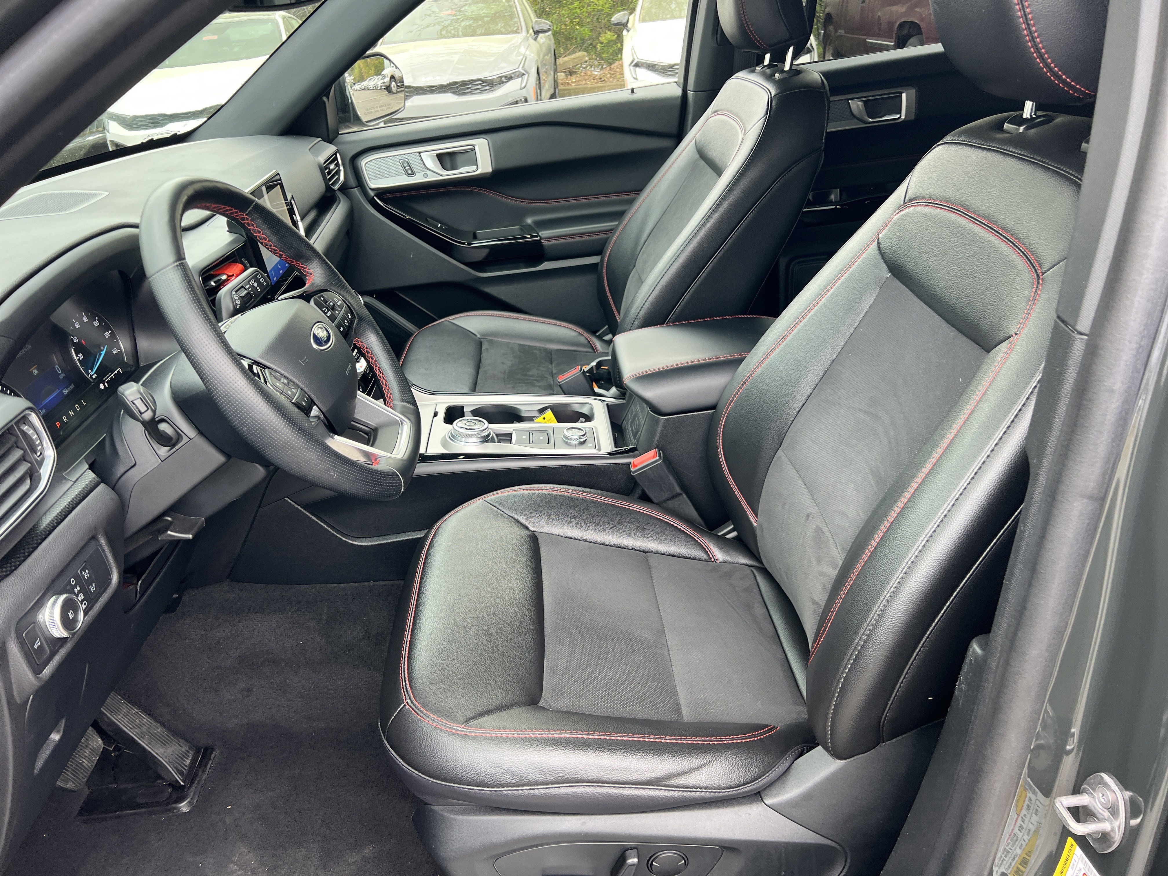 Used 2022 Ford Explorer ST-Line w/ Class IV Trailer Tow Package image 9