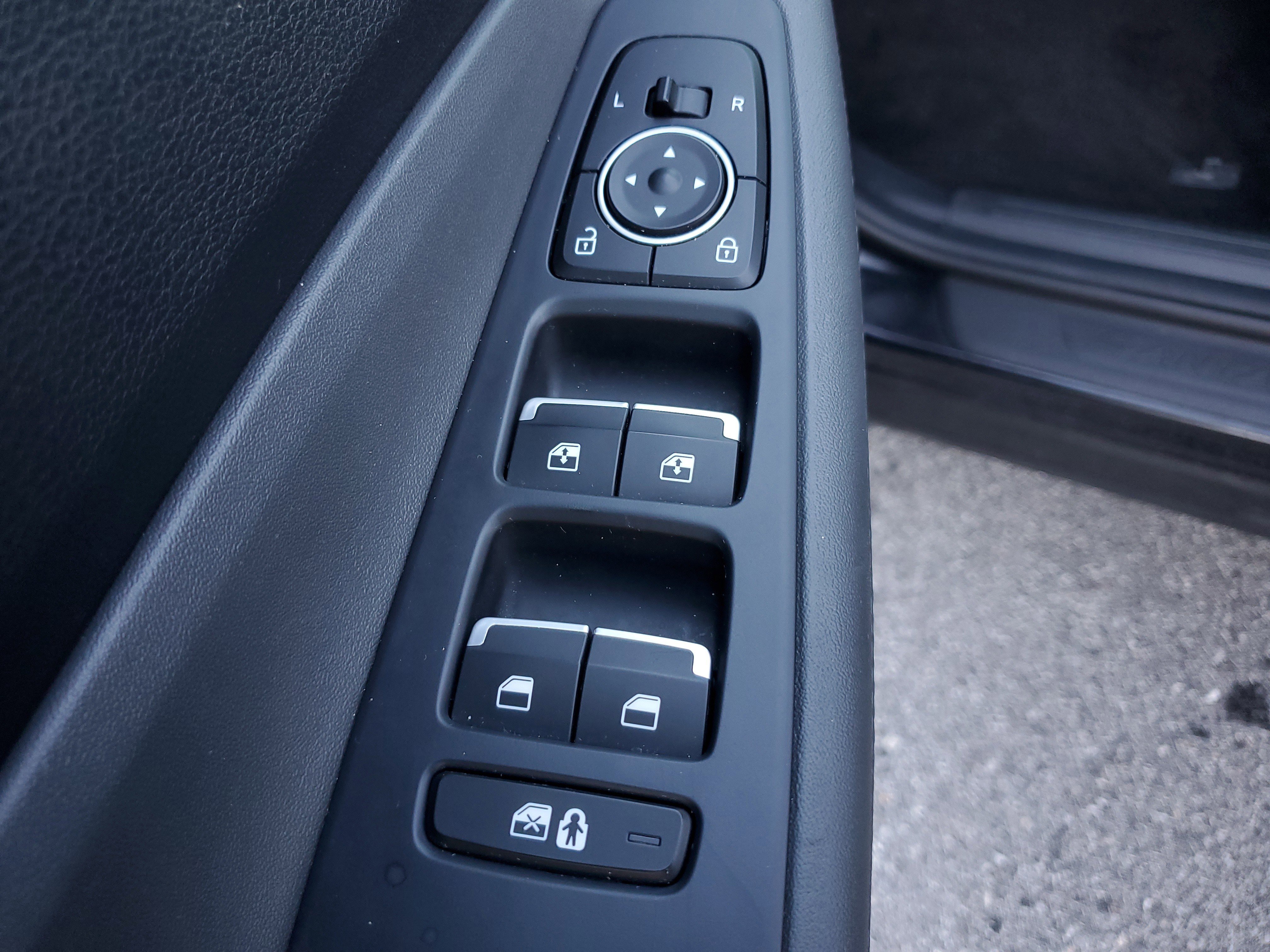 Used 2023 Hyundai Santa Fe SEL image 19