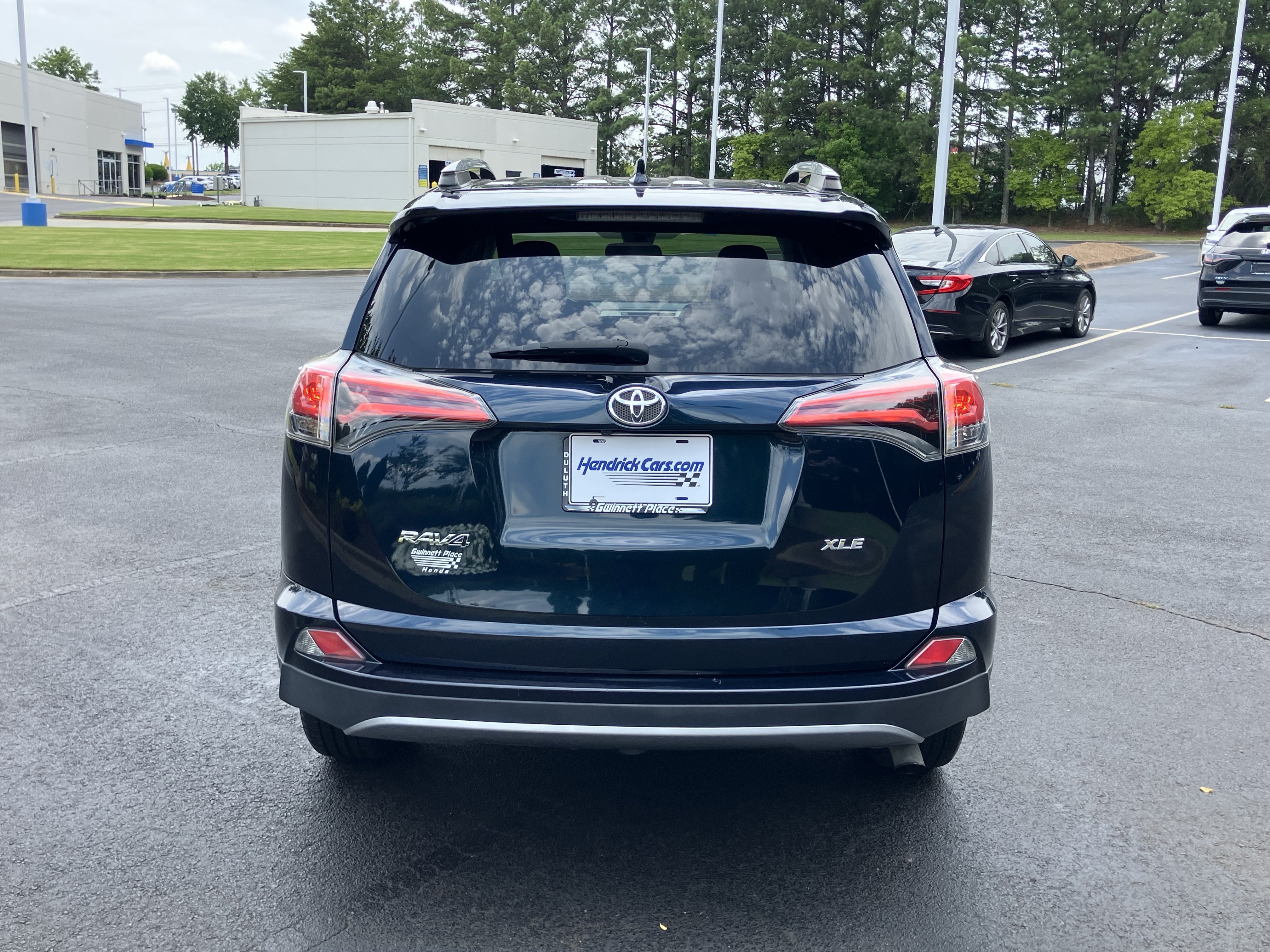 Used 2017 Toyota RAV4 XLE FWD image 9