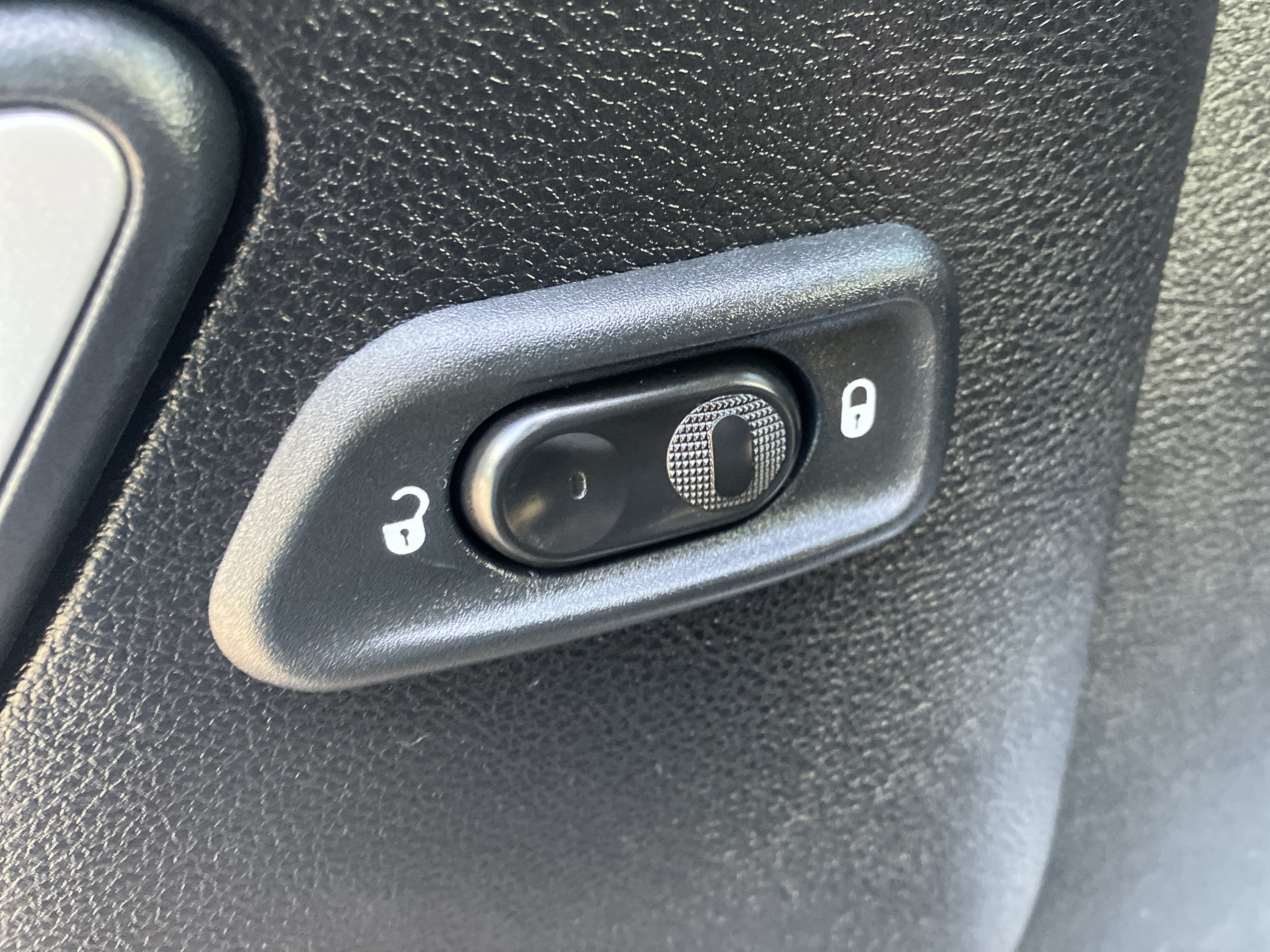 Used 2013 Jeep Wrangler Rubicon w/ Dual Top Group AWD/4WD image 14