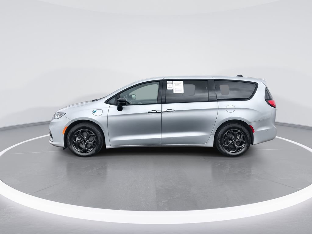 Used 2023 Chrysler Pacifica Limited w/ S Appearance Package FWD image 5