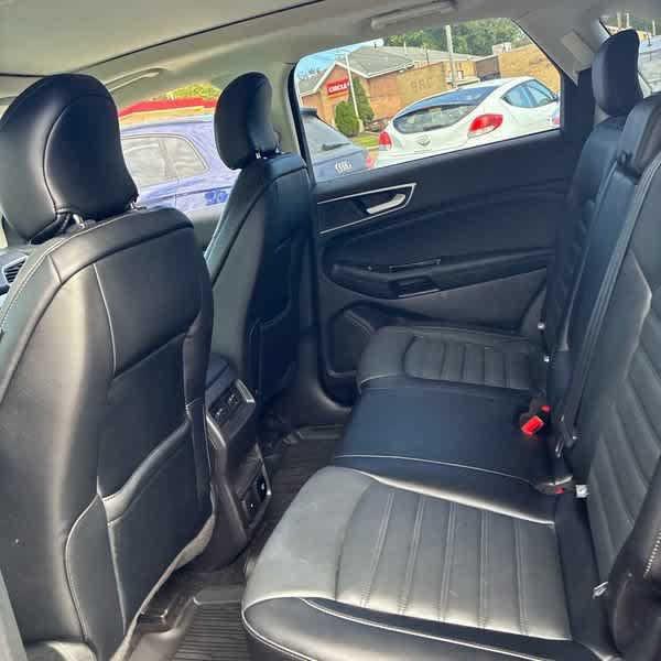 Used 2018 Ford Edge SEL w/ Equipment Group 201A FWD image 18