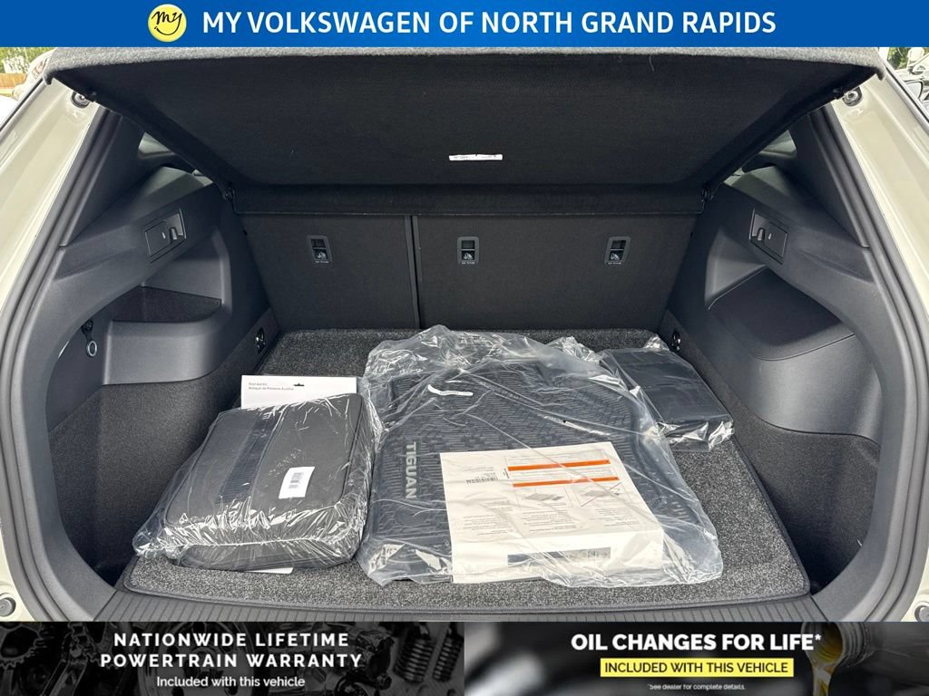 New 2026 Volkswagen Tiguan SEL R-Line AWD/4WD image 25
