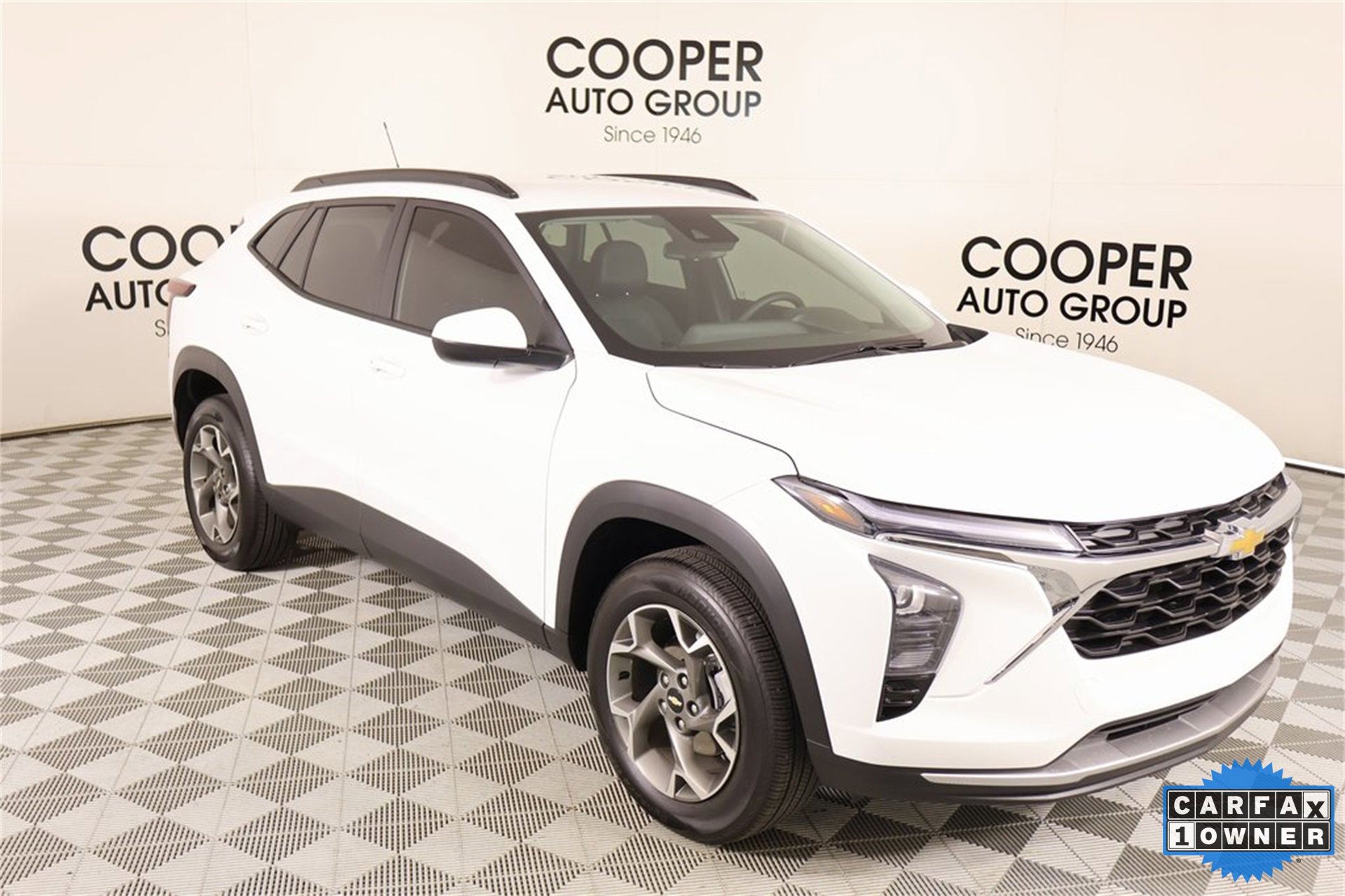 Used 2025 Chevrolet Trax LT w/ LT Convenience Package image 1