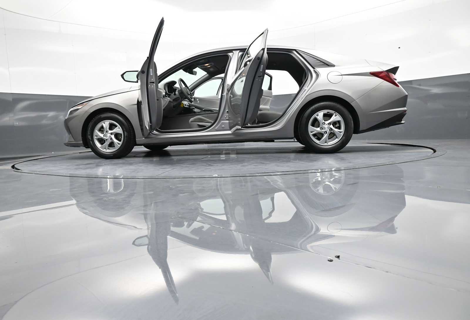 Certified 2023 Hyundai Elantra SE FWD image 47