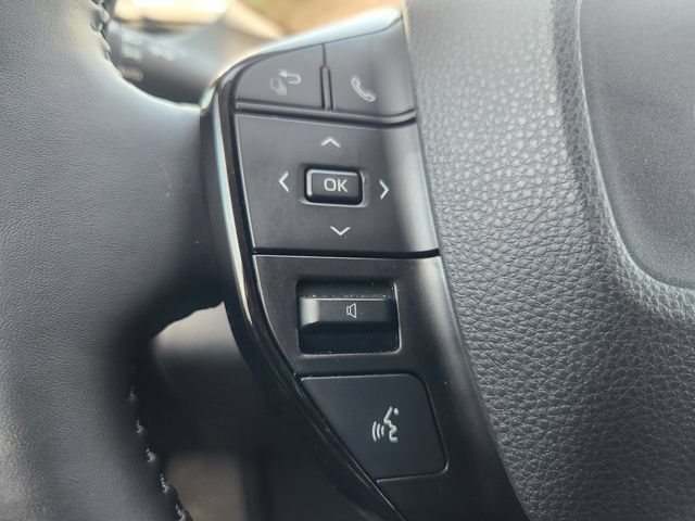 Used 2024 Toyota Prius Limited w/ Limited Premium Package FWD image 28