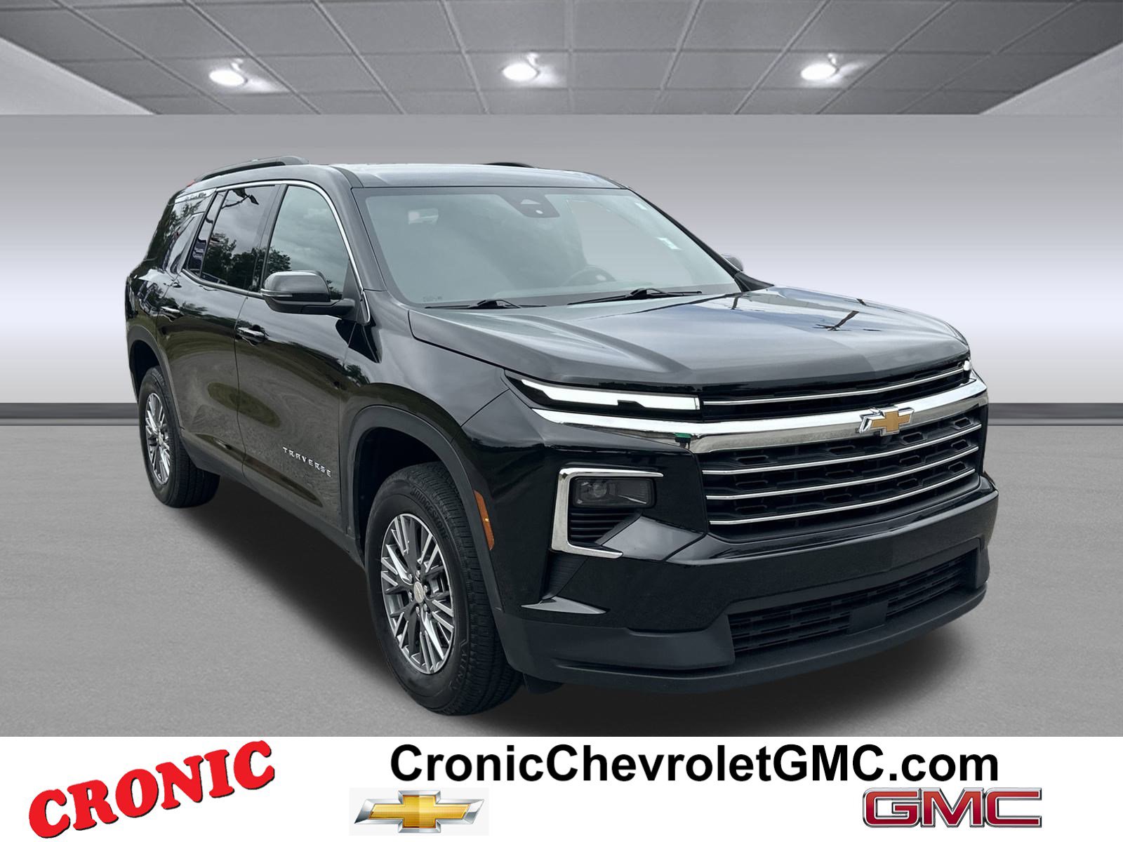 Used 2025 Chevrolet Traverse LT