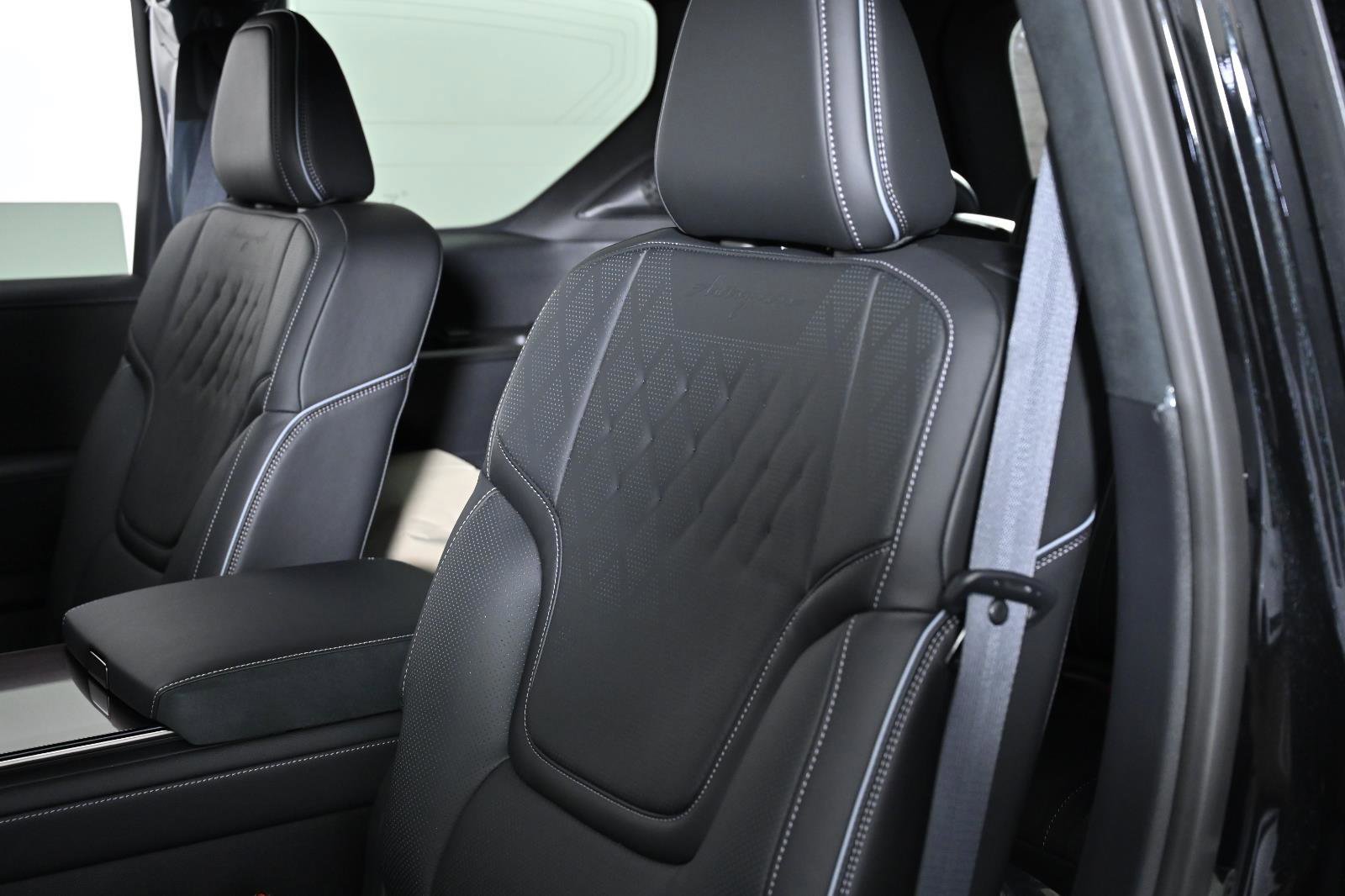 New 2026 INFINITI QX80 Autograph w/ Premium Cargo Package image 29