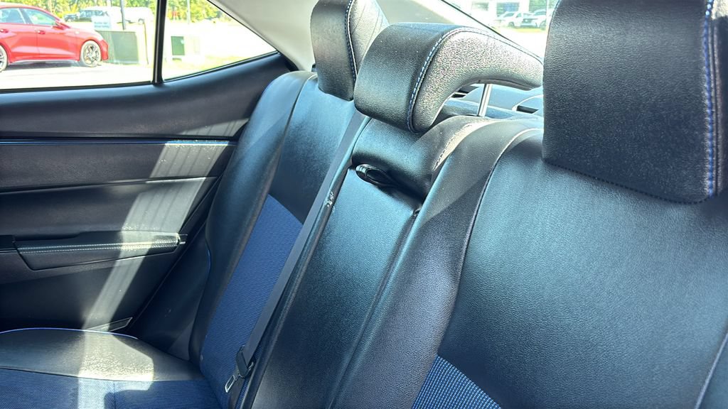 Used 2017 Toyota Corolla SE w/ Carpet Mat Package (TMS) FWD image 11