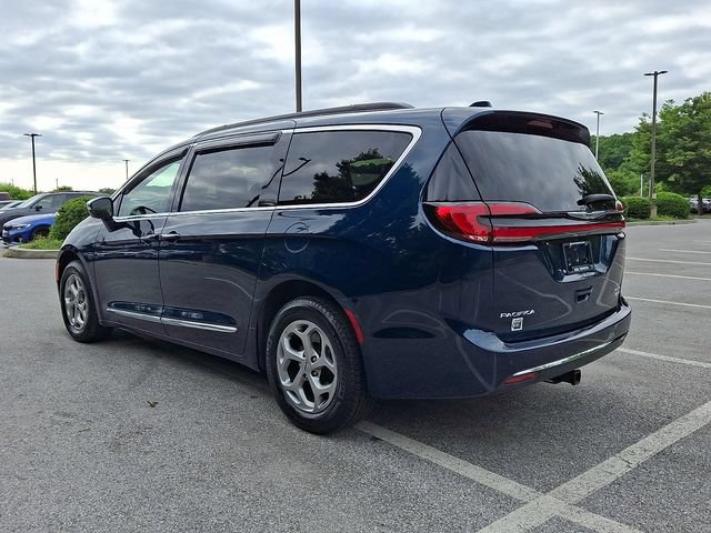Used 2022 Chrysler Pacifica Limited AWD/4WD image 4