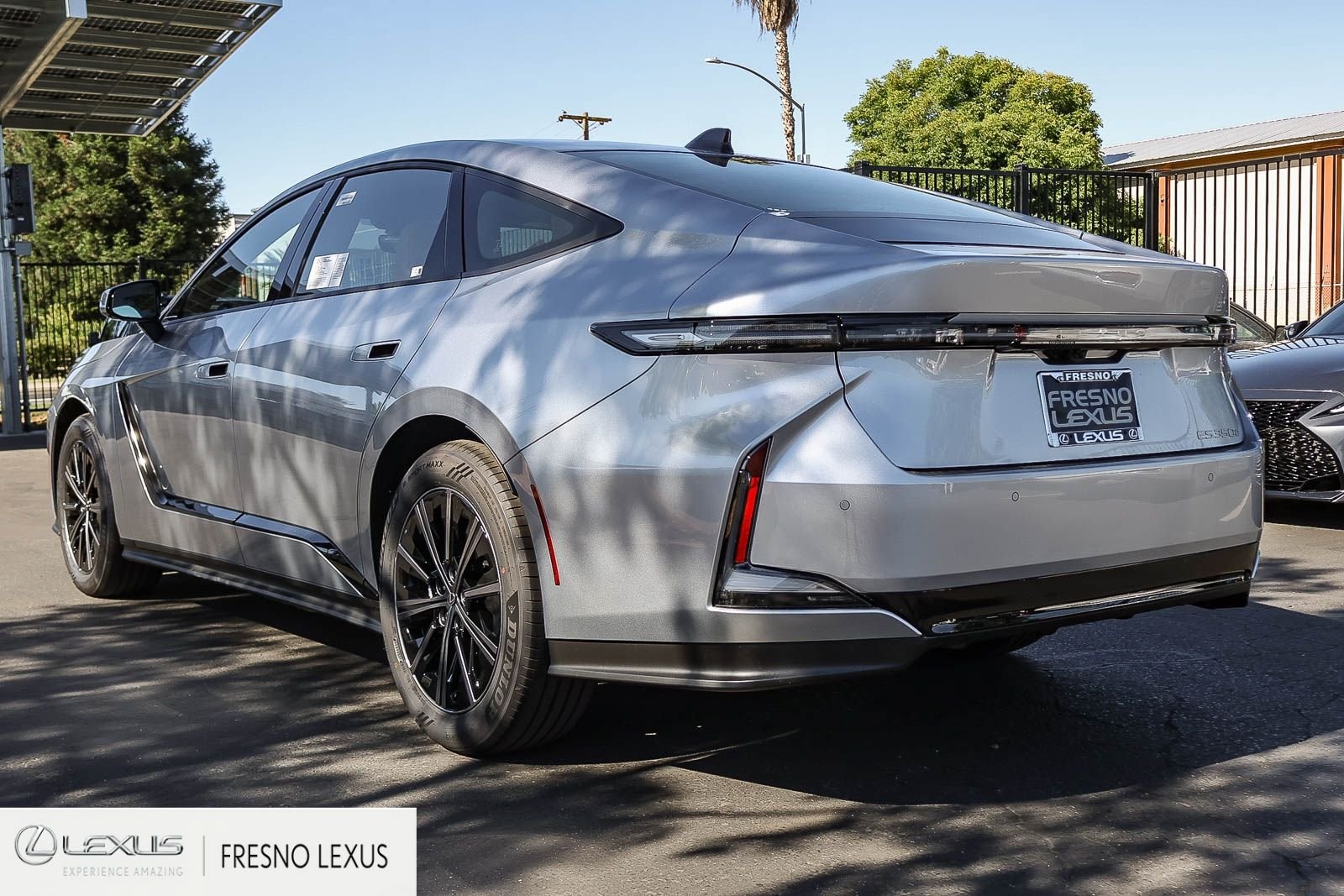 New 2026 Lexus ES 350e FWD image 4